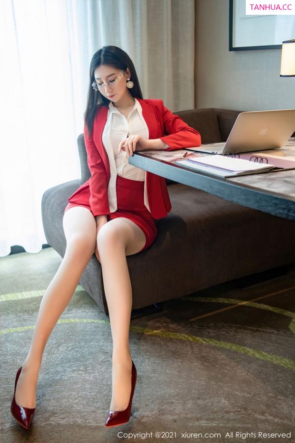 Coral 顾乔楠 秘书小姐姐顾乔楠 红色内衣魔鬼身材第14张图片